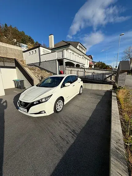 Nissan Leaf 2019 photo 2