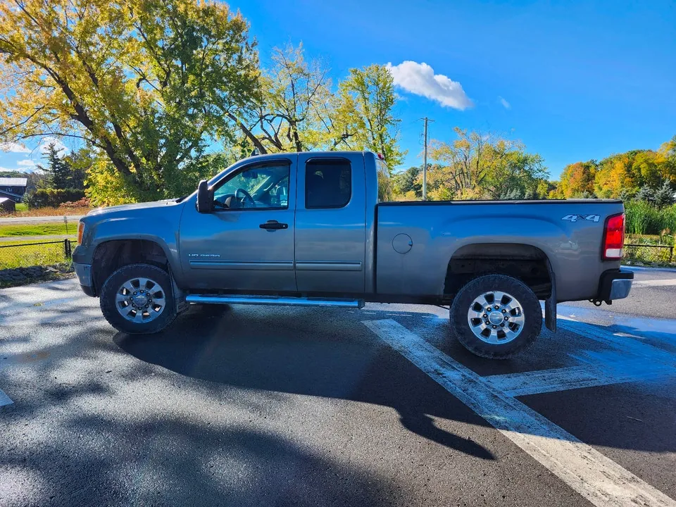 GMC Sierra 2500Hd 2012 photo 3