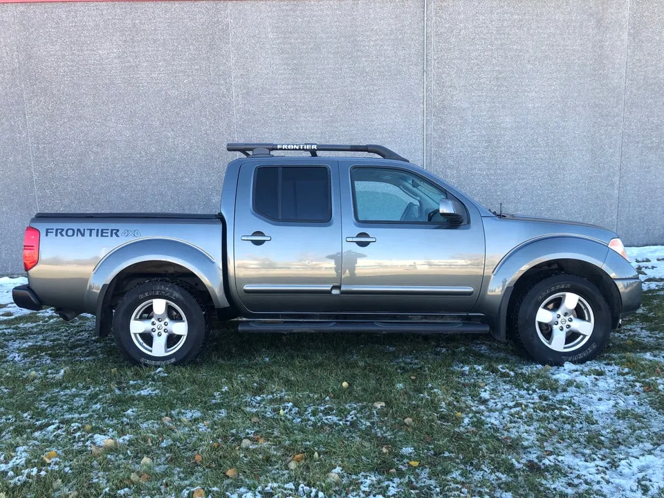 Nissan Frontier 2006 photo 2