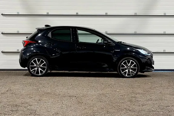 Toyota Yaris 2021 photo 2