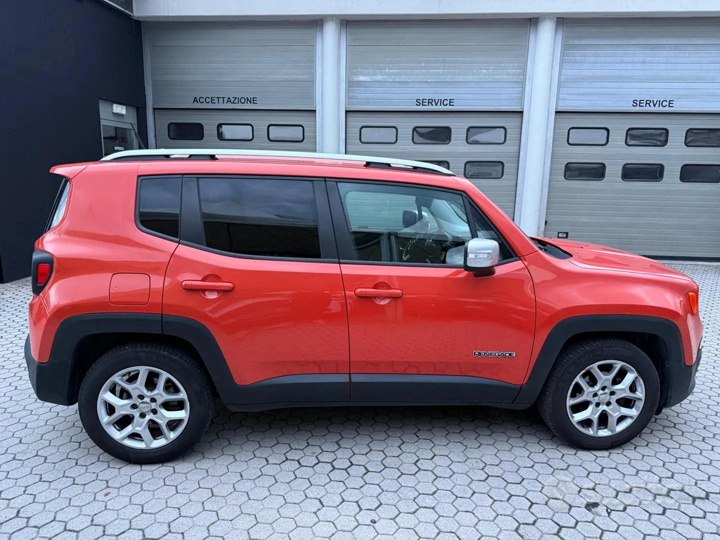 Jeep Renegade 2015 photo 4