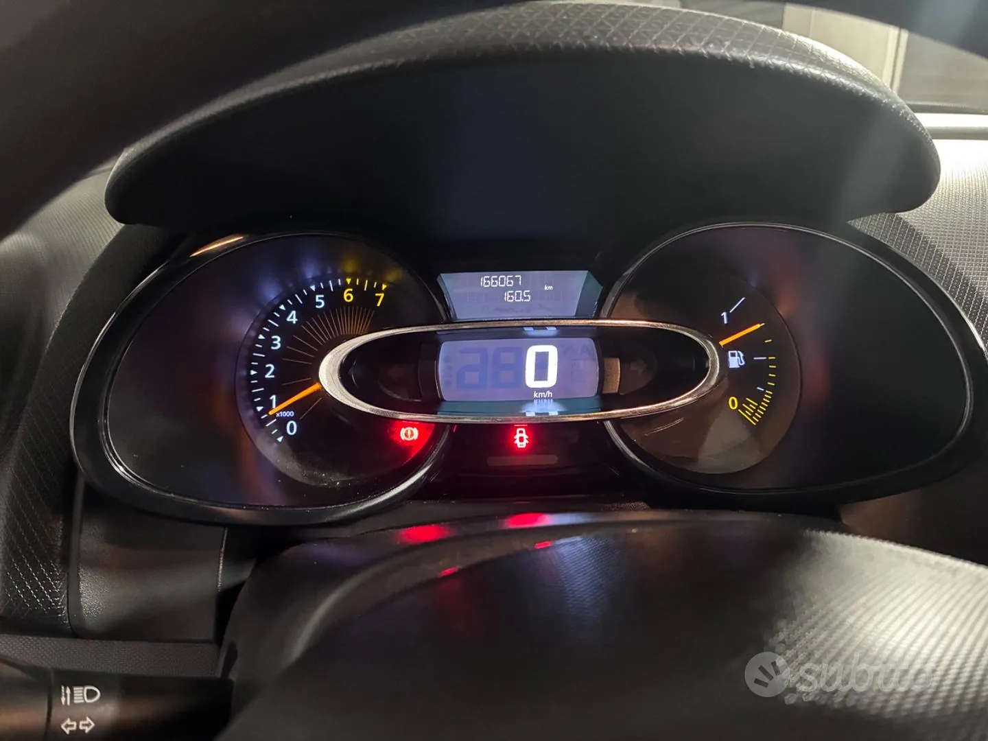 Renault Clio 2013 photo 2