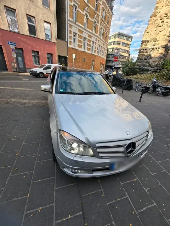 Mercedes-Benz C200