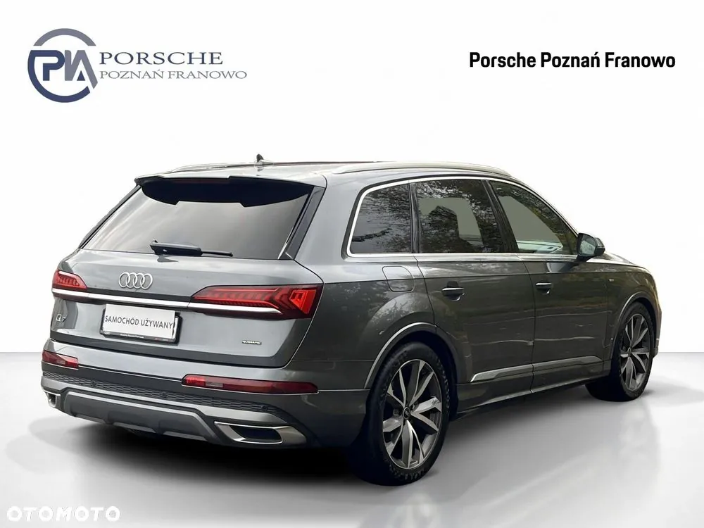 Audi Q7 2021 photo 2