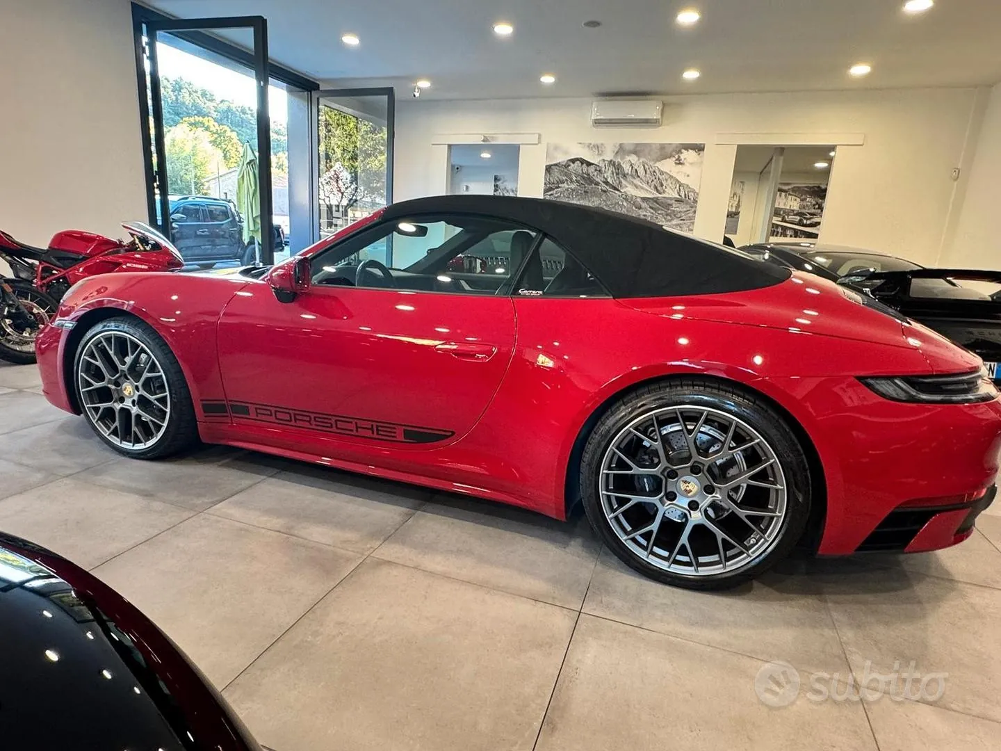Porsche 911 2020 photo 2