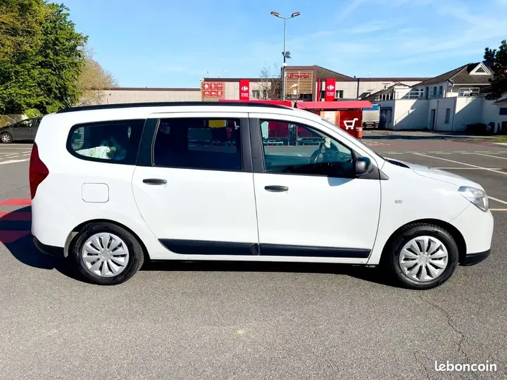 Dacia Lodgy