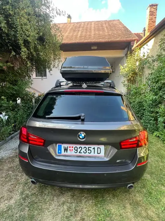 BMW 5 Series 2011 photo 2