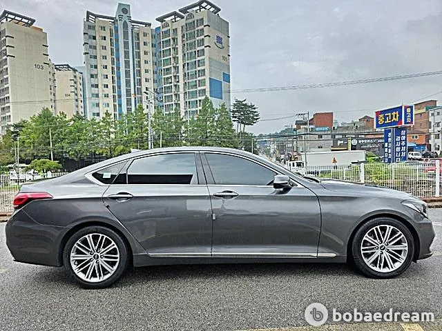 Genesis G80 2018 photo 2