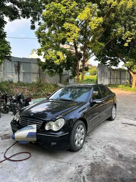 Mercedes-Benz C180