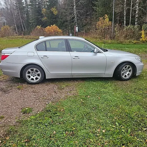 BMW 523I 2006 photo 2