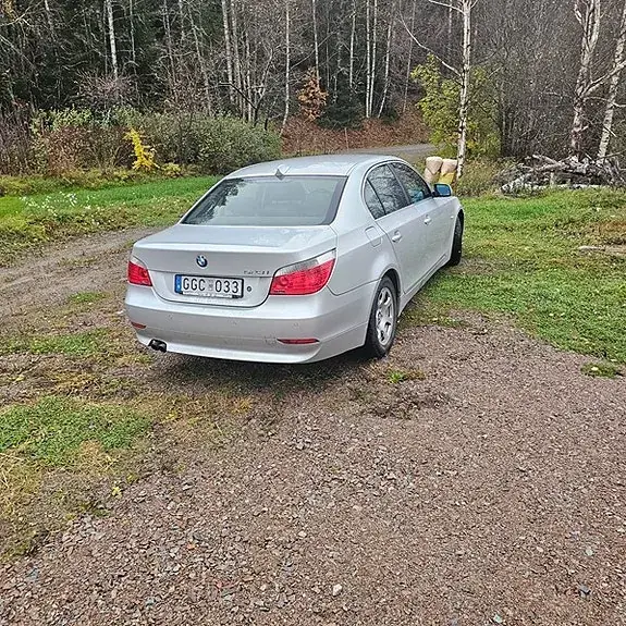 BMW 523I