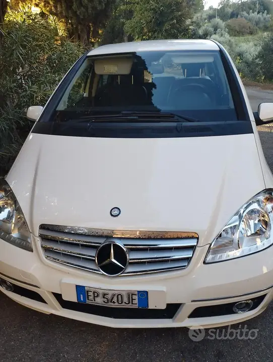 Mercedes-Benz A-Class 2013 photo 3
