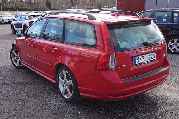 Volvo V50 2011 photo 2