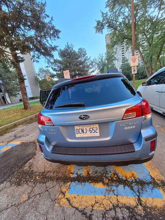Subaru Outback 2012 photo 2