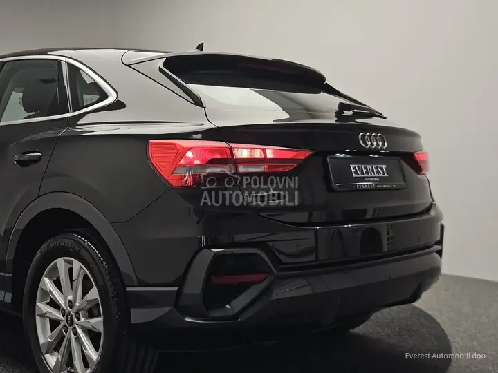 Audi Q3 2021 photo 2