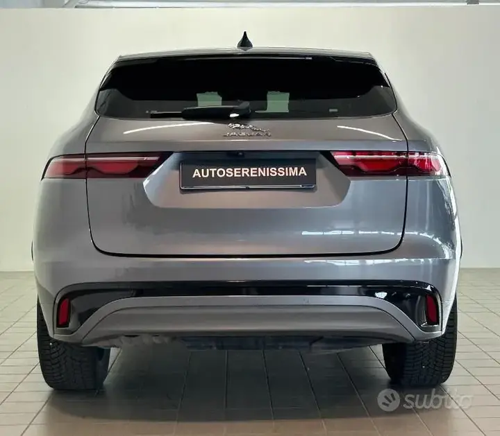 Jaguar F-Pace 2023 photo 3