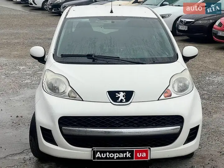 Peugeot 107 2011 photo 2