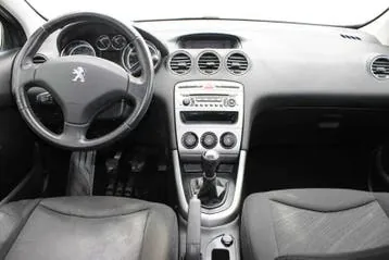 Peugeot 308 2013 photo 2