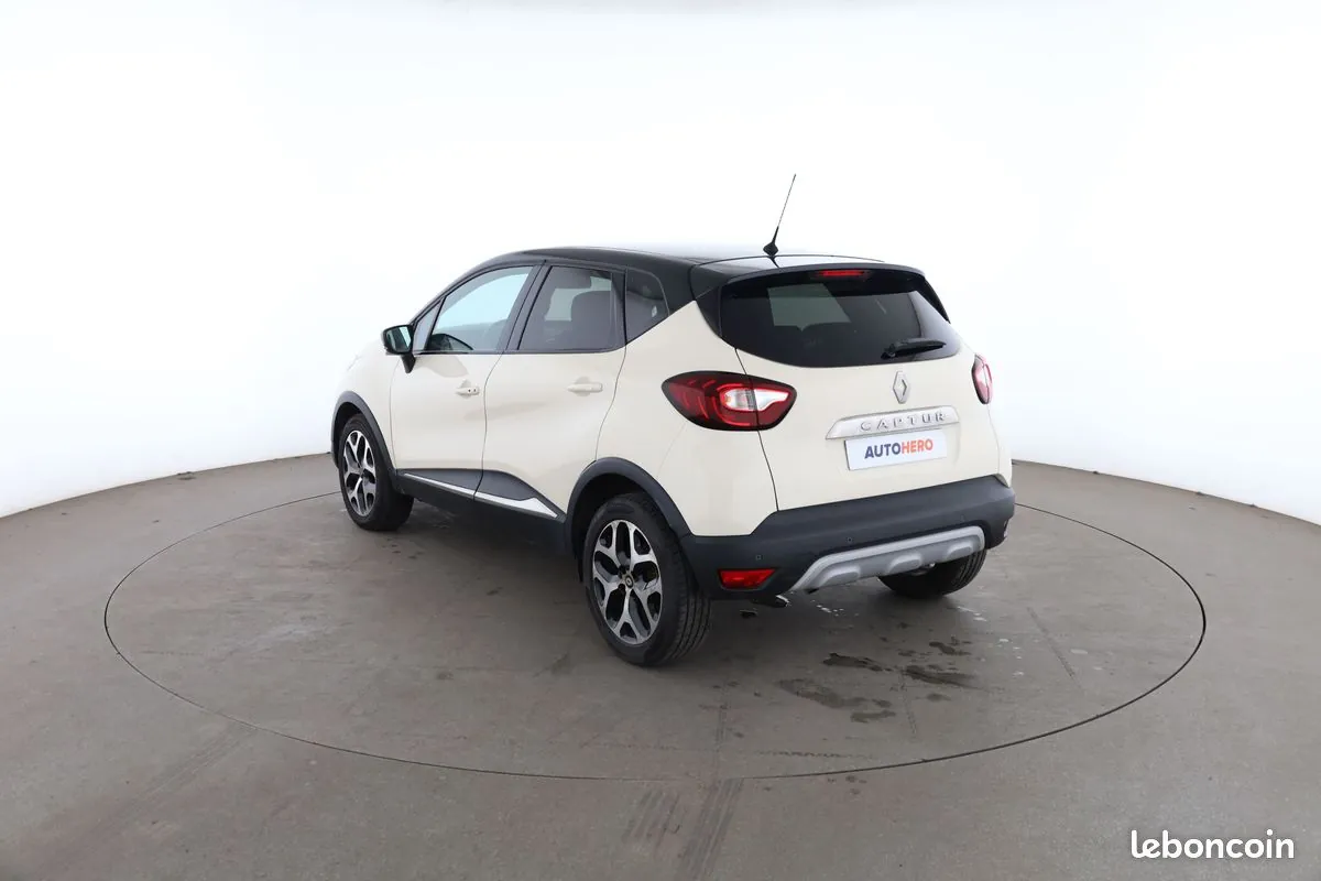 Renault Captur 2018 photo 2