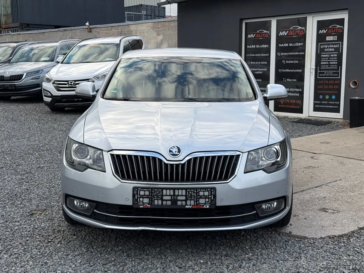 Skoda Superb 2013 photo 2