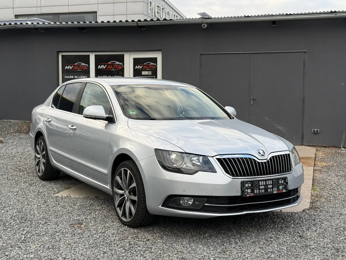 Skoda Superb 2013 photo 3