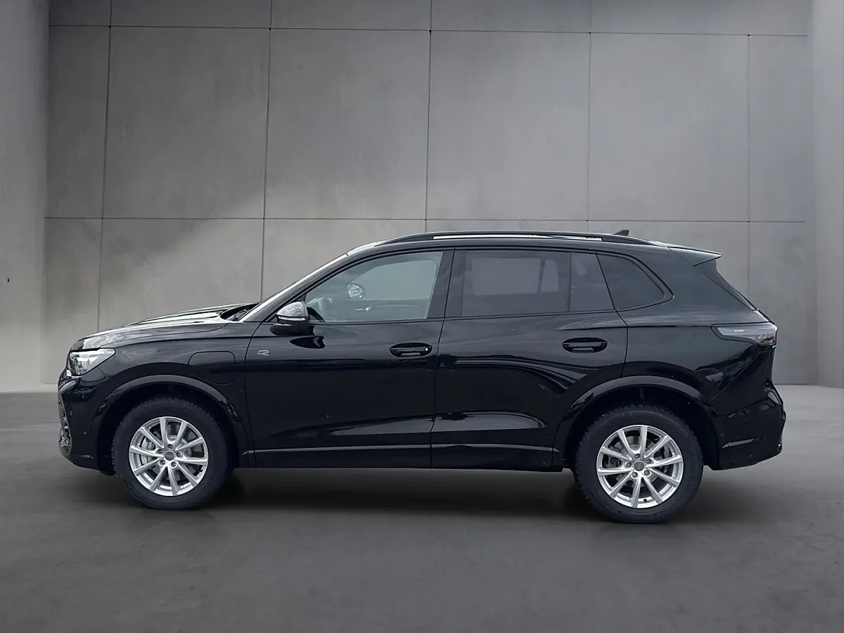 Volkswagen Tiguan 2025 photo 3