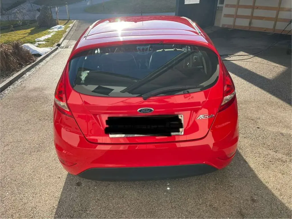 Ford Fiesta 2012 photo 2