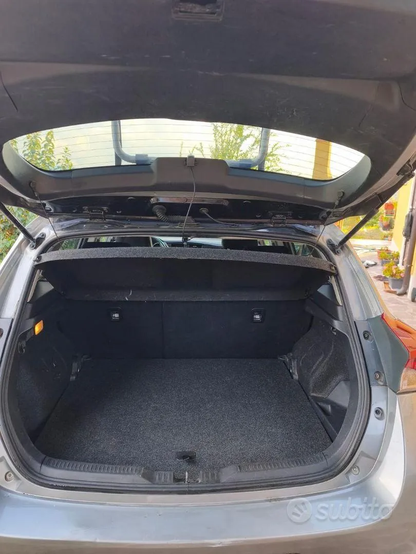 Toyota Auris 2018 photo 5