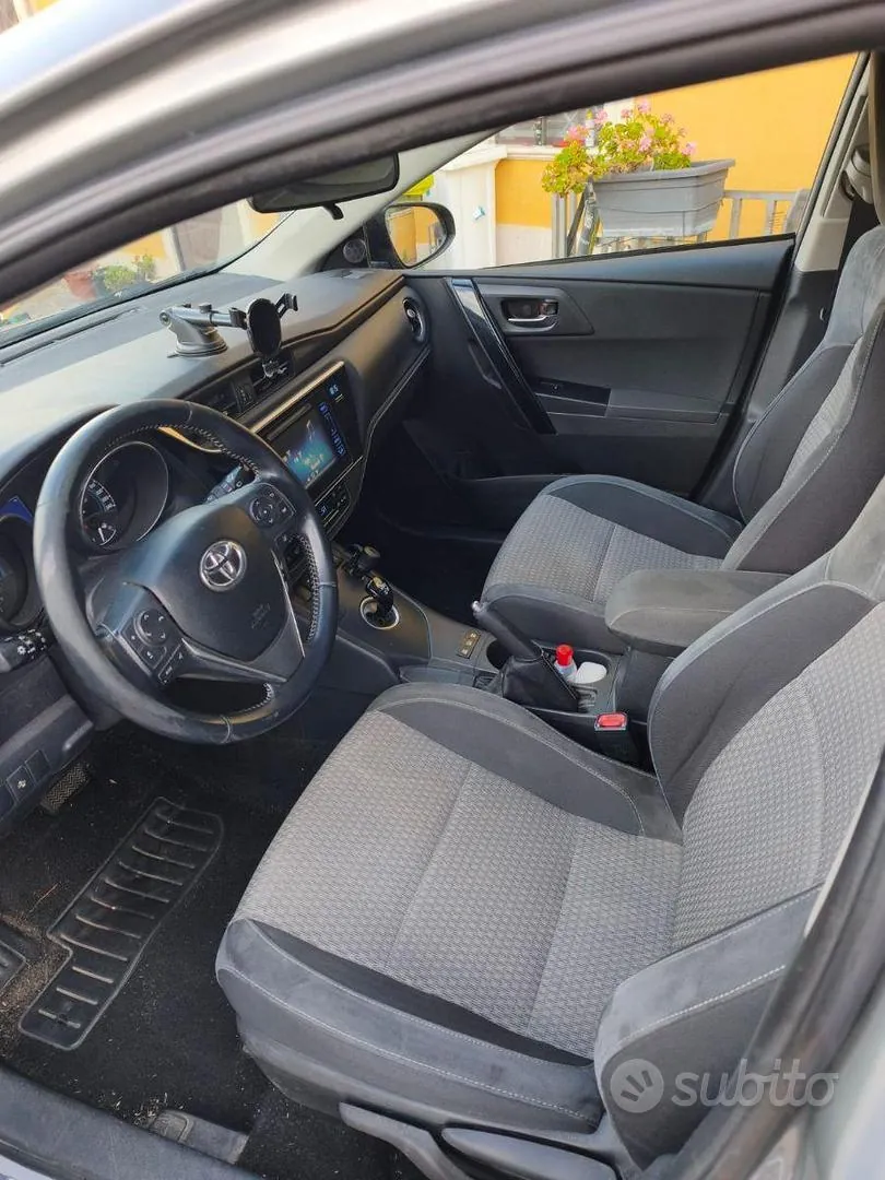 Toyota Auris 2018 photo 4
