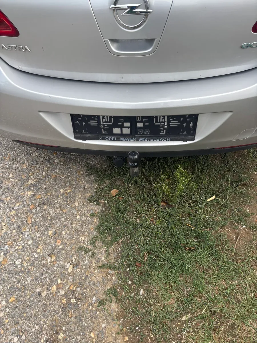 Opel Astra 2011 photo 3