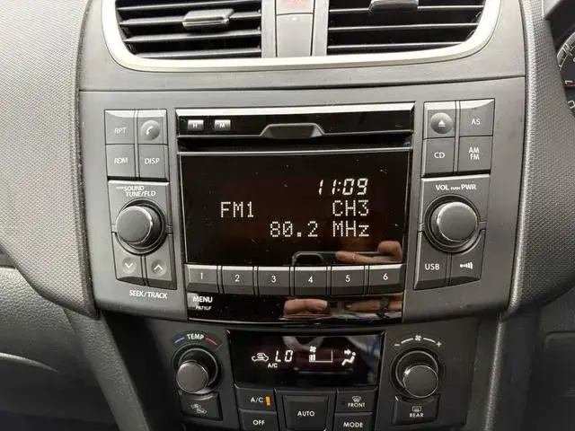 Suzuki Swift 2013 photo 3