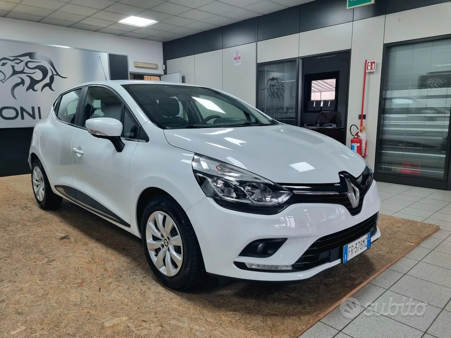 Renault Clio 2018 photo 2