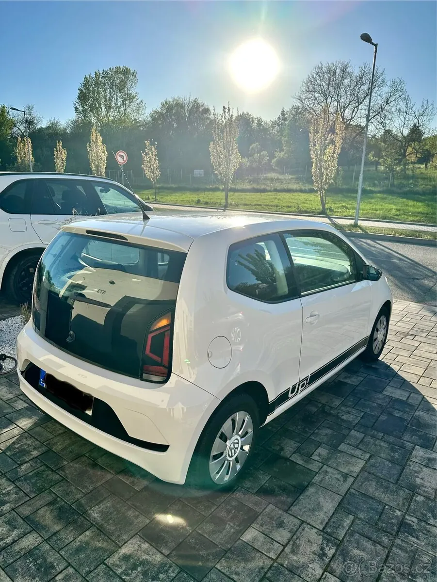 Volkswagen Up 2017 photo 5