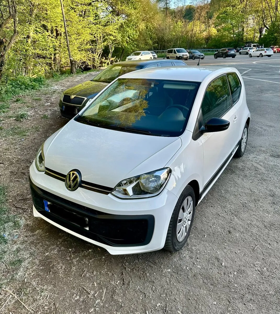 Volkswagen Up 2017 photo 2