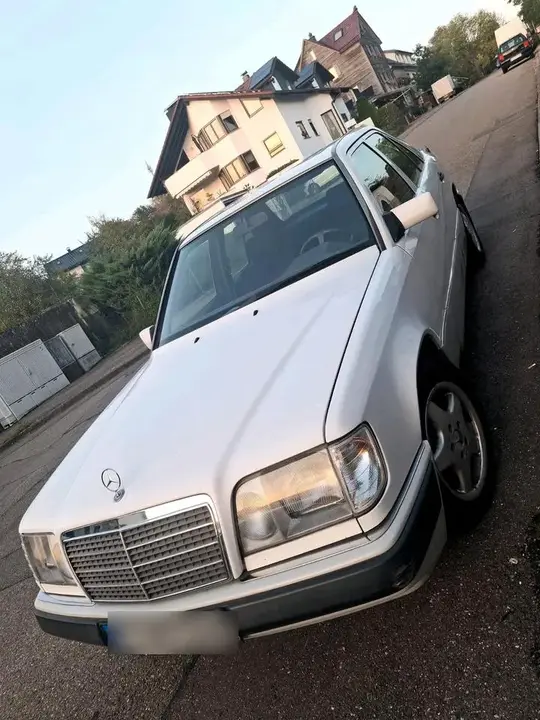 Mercedes-Benz W124