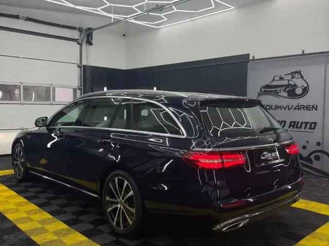 Mercedes-Benz E-Class 2017 photo 2