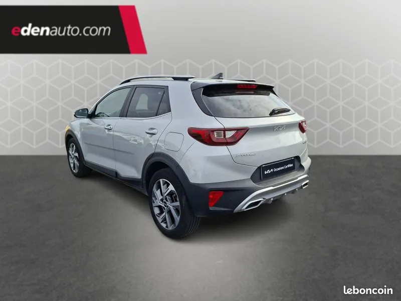 Kia Stonic 2023 photo 2