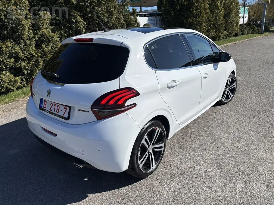 Peugeot 208 2016 photo 2