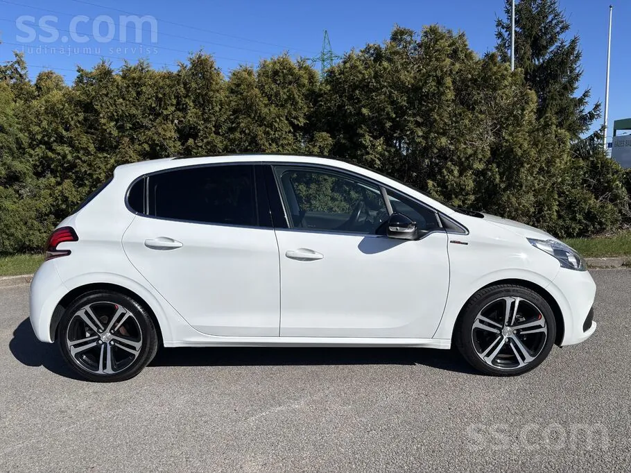Peugeot 208 2016 photo 3
