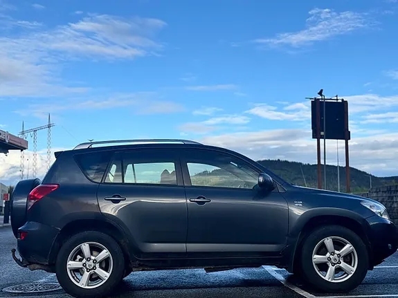 Toyota Rav4 2006 photo 2