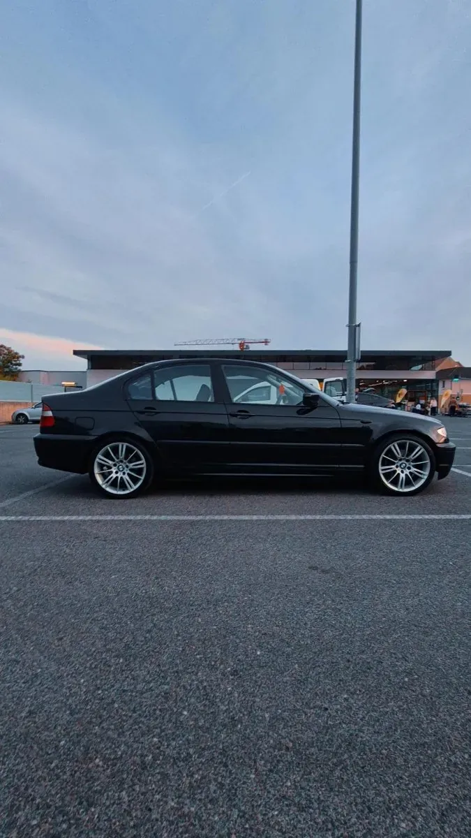 BMW 3 Series 2003 photo 2