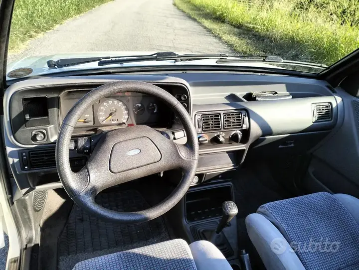 Ford Escort 1990 photo 5