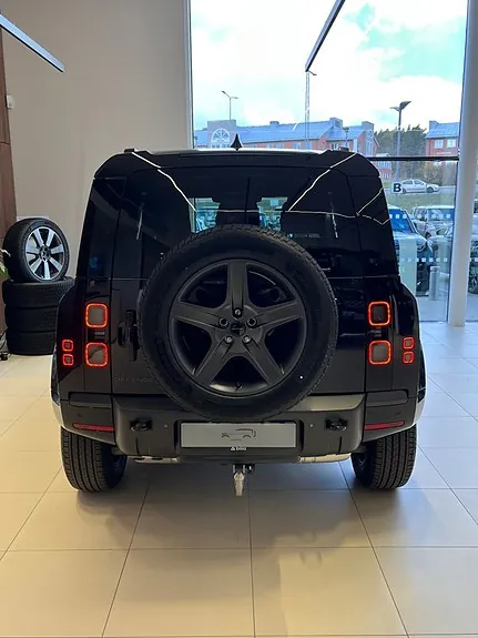 Land Rover Defender 90 2026 photo 4