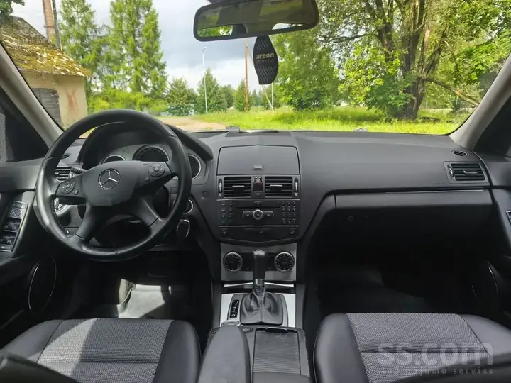Mercedes-Benz C200 2009 photo 5