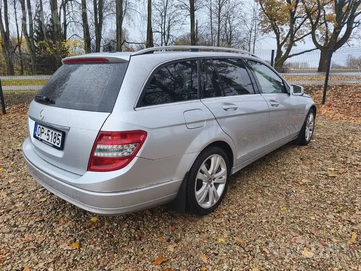 Mercedes-Benz C200 2009 photo 2