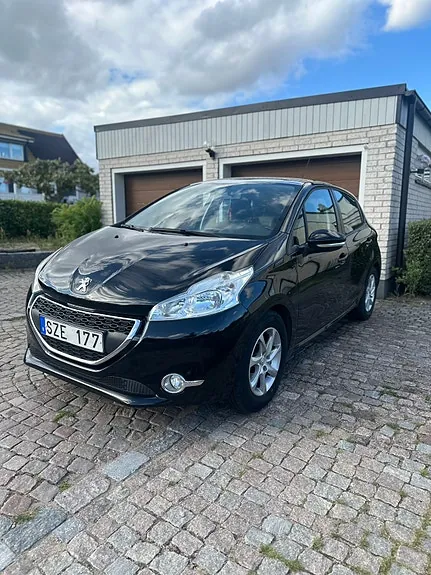 Peugeot 208 2013 photo 2