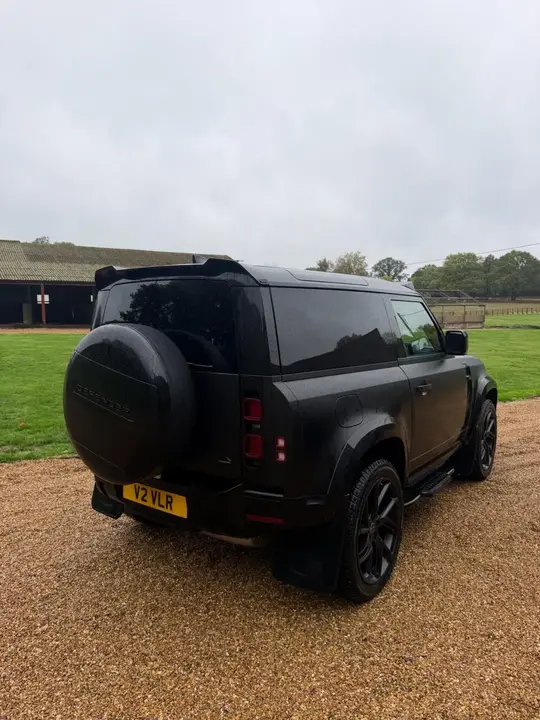 Land Rover Defender 90 2025 photo 5