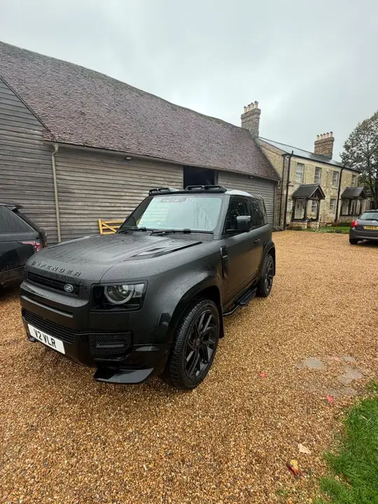 Land Rover Defender 90 2025 photo 3