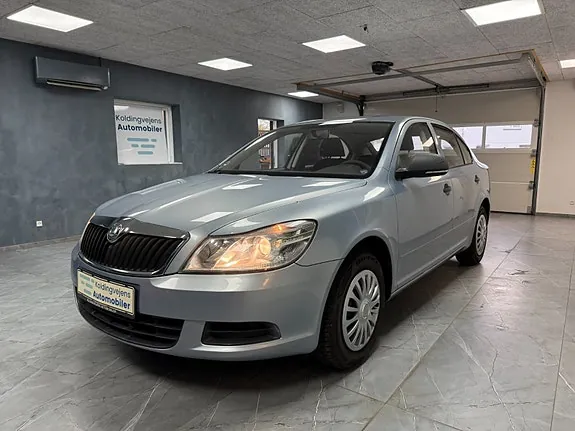 Skoda Octavia 2009 photo 2
