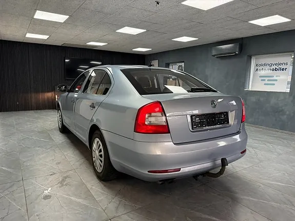 Skoda Octavia 2009 photo 3